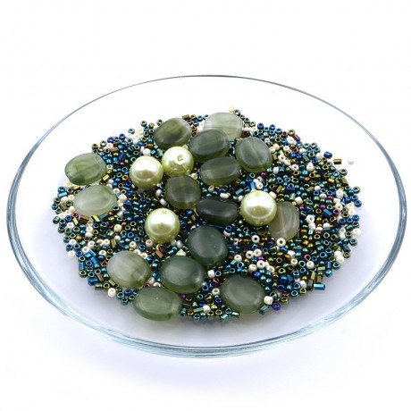 Très joli assortiment de perles acrylique vert kaki