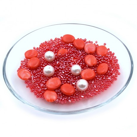 Très joli assortiment de perles acrylique rouge