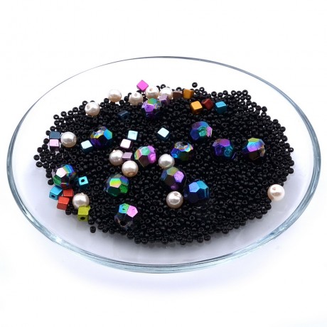 Très joli assortiment de perles acrylique noir