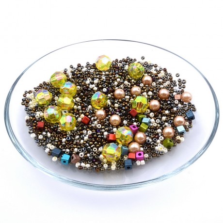 Très joli assortiment de perles acrylique jaune kaki