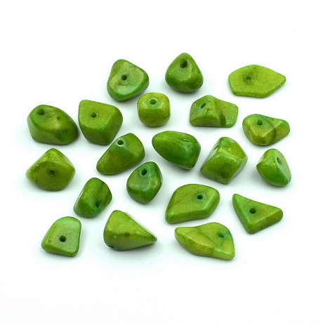 20 perles polygonales en quartz - vert