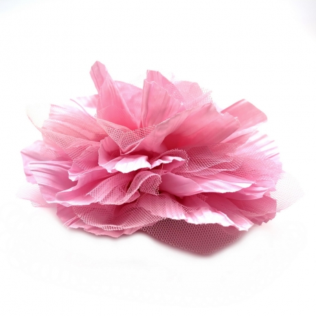 Broche clip fleur en satin plissé et voile 14cm