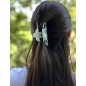 Pince cheveux fleur en acétate, motif nacre, 8cm Pince cheveux fleur en acétate, motif nacre, 8cm