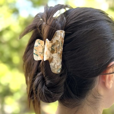Pince cheveux crabe en résine effet nacré, 8cm