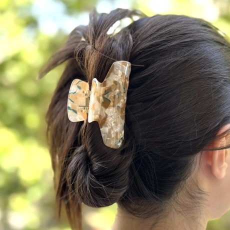 Pince cheveux crabe en résine effet nacré, 8cm