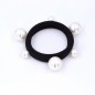 Elastique cheveux ou bracelet noir avec perles nacrées Elastique cheveux ou bracelet noir avec perles nacrées