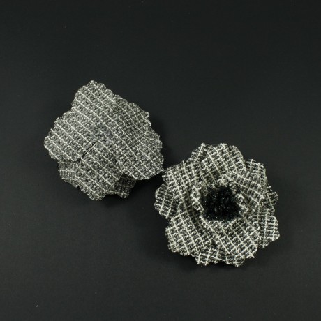 Grande fleur en tissu noir diamètre 10cm
