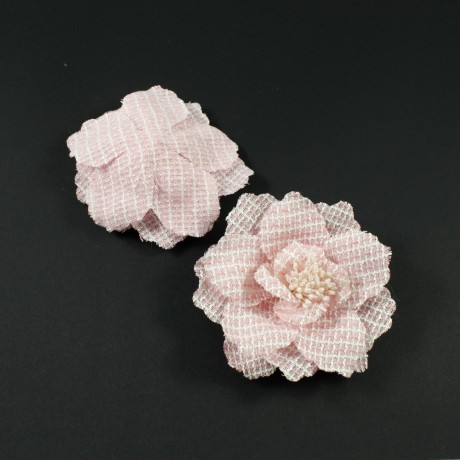 Grande fleur en tissu rose diamètre 10cm