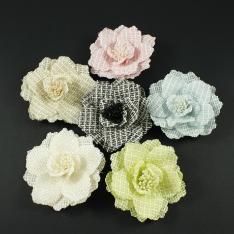Grande fleur en tissu rose diamètre 10cm