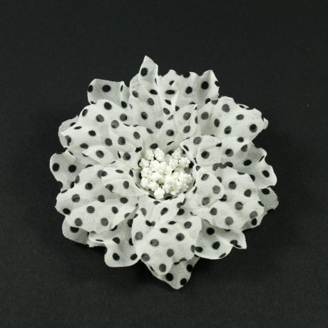 Fleur en tissu blanc motif petits pois noir diamètre 8cm