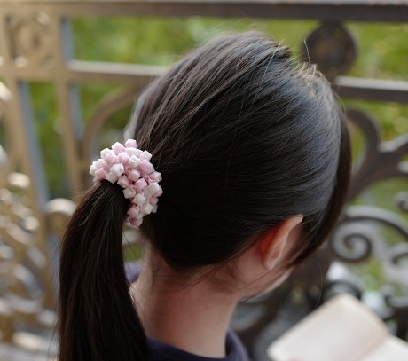 Bracelet ou élastique cheveux perles - rose