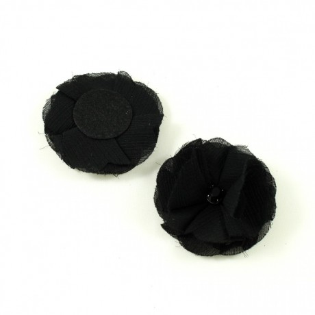2 fleurs en tissu synthétique noir avec une perle au centre diamètre 6cm.