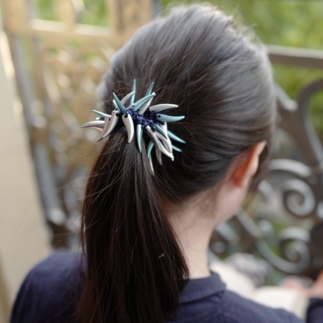 Elastique cheveux ou bracelet perles pointues - bleu argent