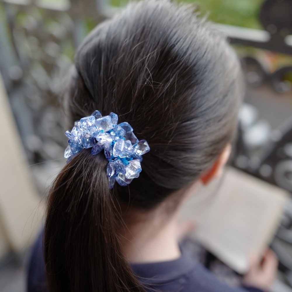 Elastique cheveux ou bracelet perles transparente - bleu