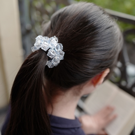 Elastique cheveux perles carré transparente - bleu clair