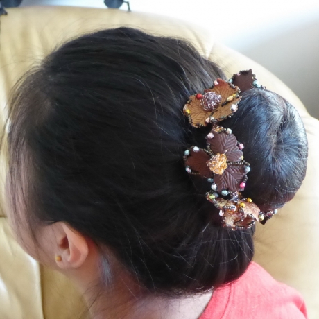 Elastique chouchou cheveux ou bracelet perle fleur - marron