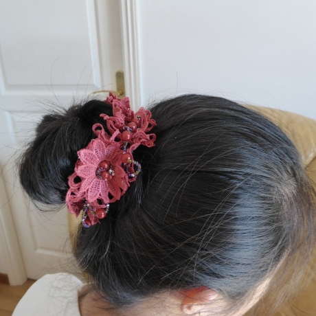 Elastique chouchou cheveux ou bracelet perle fleur - framboise