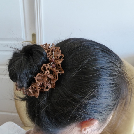 Elastique chouchou cheveux ou bracelet perle fleur - marron