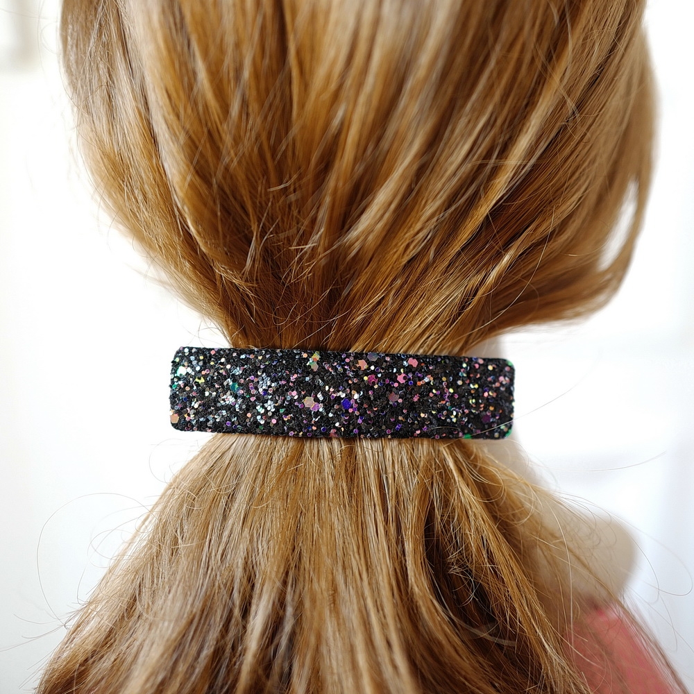 Barrette cheveux paillettes 9cm - multicolore foncé Barrette cheveux paillettes 9cm - multicolore foncé
