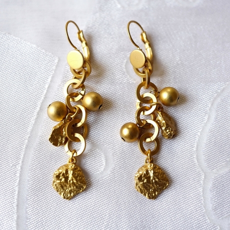 Boucle d'oreille pendante - doré mat