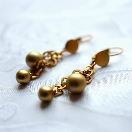 Boucle d'oreille pendante - doré mat