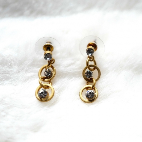 Boucle d'oreille pendante strass - doré mat