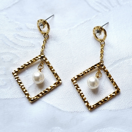 Boucle d'oreille pendante losange - doré