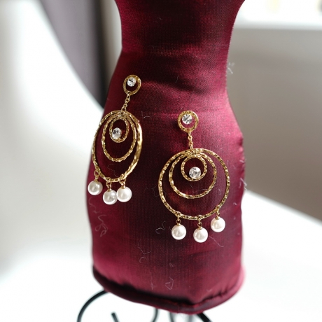 Grande boucle d'oreille pendante breloques perle - doré