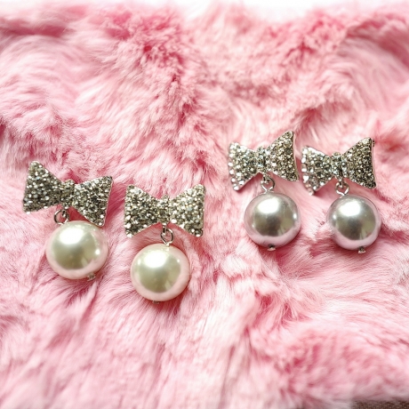 Boucle d'oreille pendante noeud et perle - gris perle