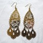 Boucle d'oreille pendante dentelle - doré
