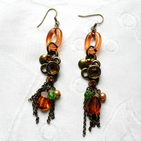 Boucle d'oreille pendante perles et strass - marron