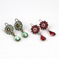 Boucle d'oreille pendante rosace strass - vert
