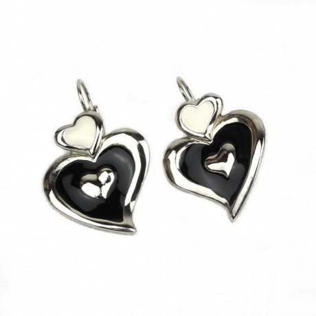 Boucle d'oreille pendante coeur émail - noir blanc