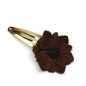Pince clip doré 7cm fleur tissu satiné - marron Pince clip doré 7cm fleur tissu satiné - marron