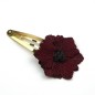 Pince clip doré 7cm fleur tissu satiné - bordeaux Pince clip doré 7cm fleur tissu satiné - bordeaux