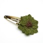 Pince clip doré 7cm fleur tissu satiné - vert olive Pince clip doré 7cm fleur tissu satiné - vert olive