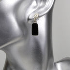Boucle d'oreille pendante émail