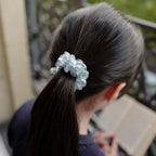 Chouchou élastique cheveux perles irisées bleu