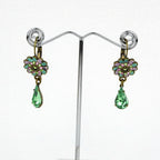 Boucle d'oreille pendante rosace strass goutte