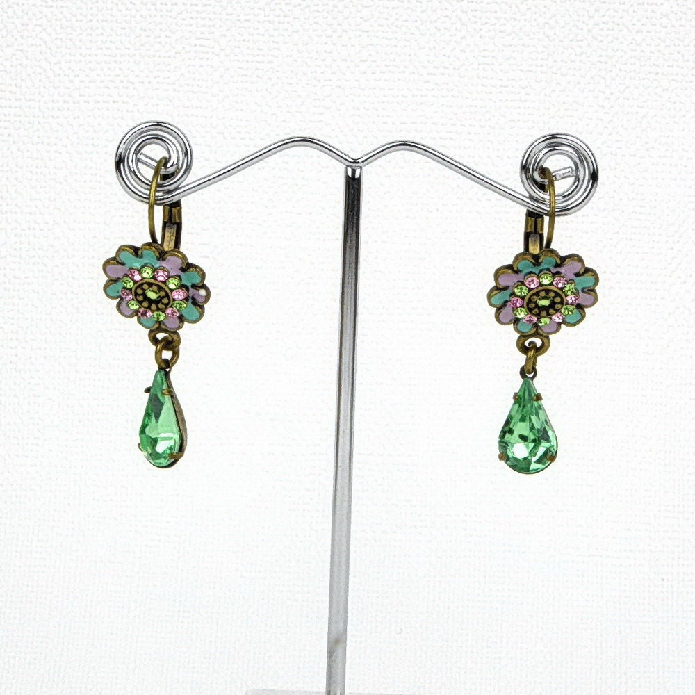 Boucle d'oreille pendante rosace strass goutte