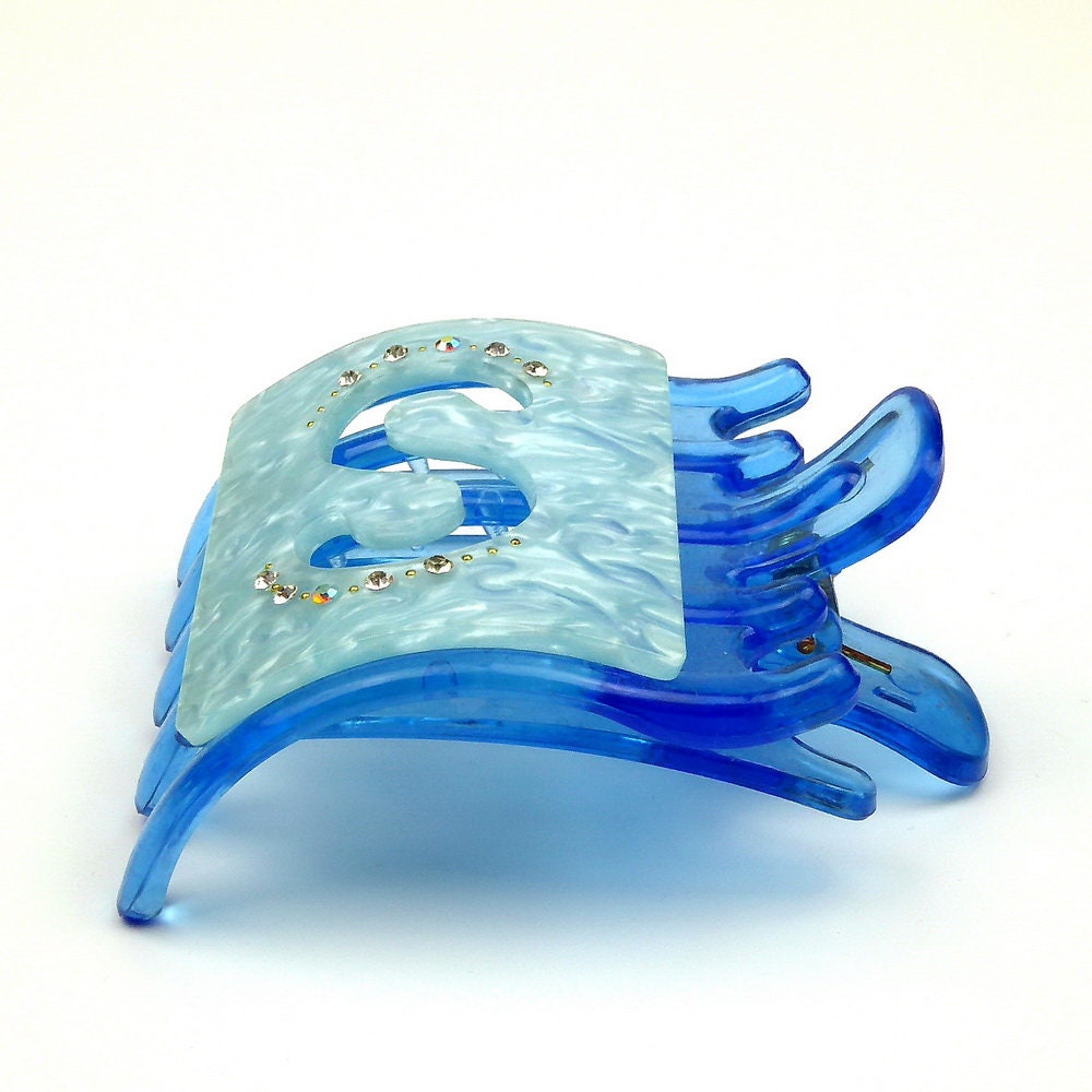 Pince à cheveux plate avec strass motif S – 8 x 6,2 cm bleu