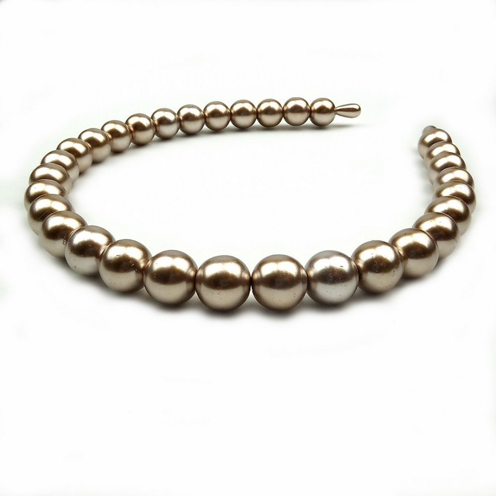 Serre tête couronne en grosses perles nacrées