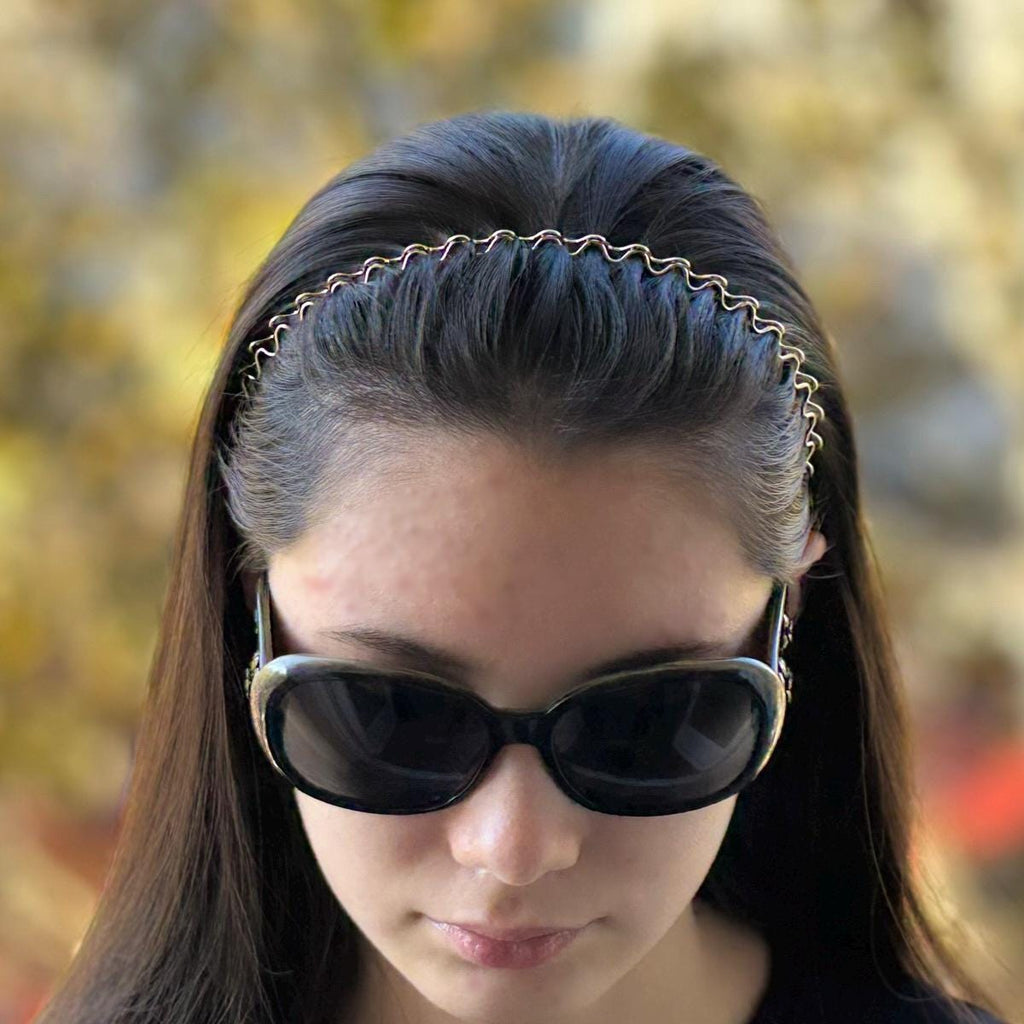 Serre tête fin en métal ondulé