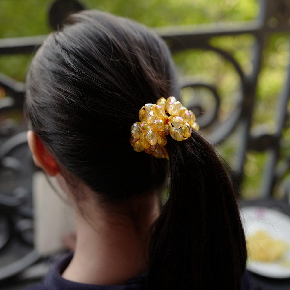 Chouchou élastique cheveux perles jaunes irisées
