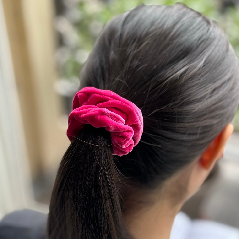 Lot de 2 chouchous scrunchie velours - fushia