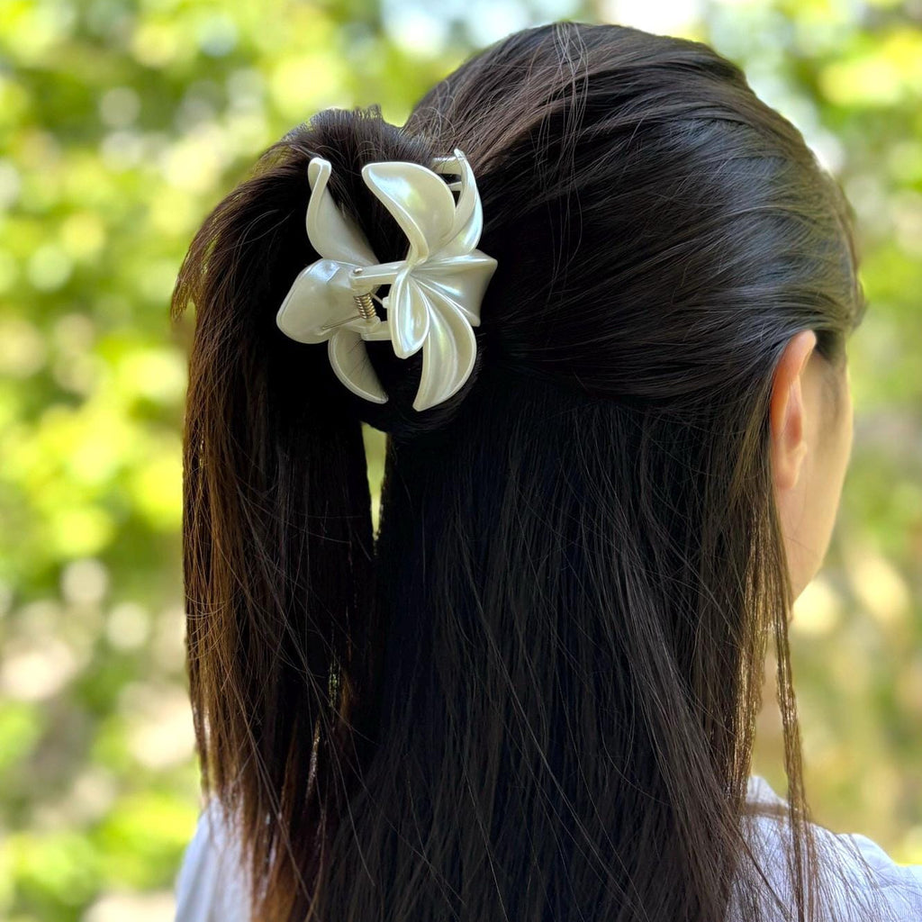 Pince cheveux fleur nacré