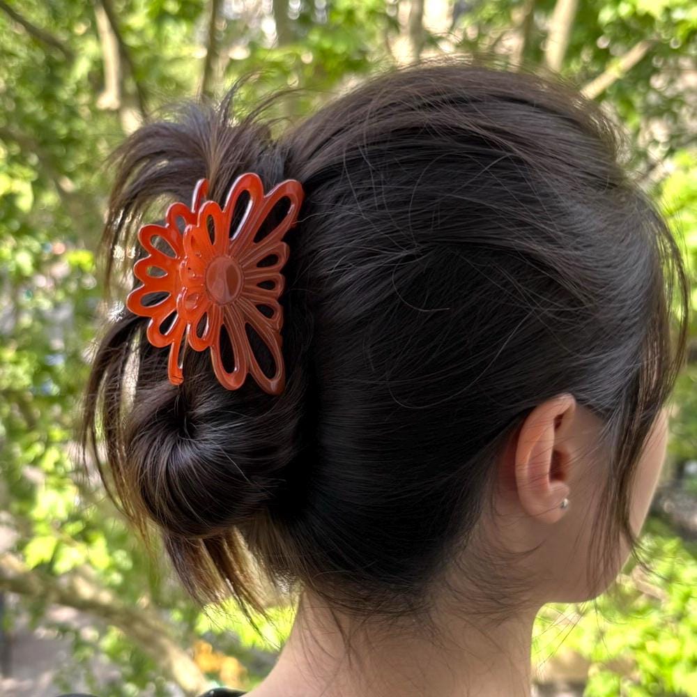 Pince à cheveux fleur acétate Saumon – Fait main, Fabrication française 8 cm