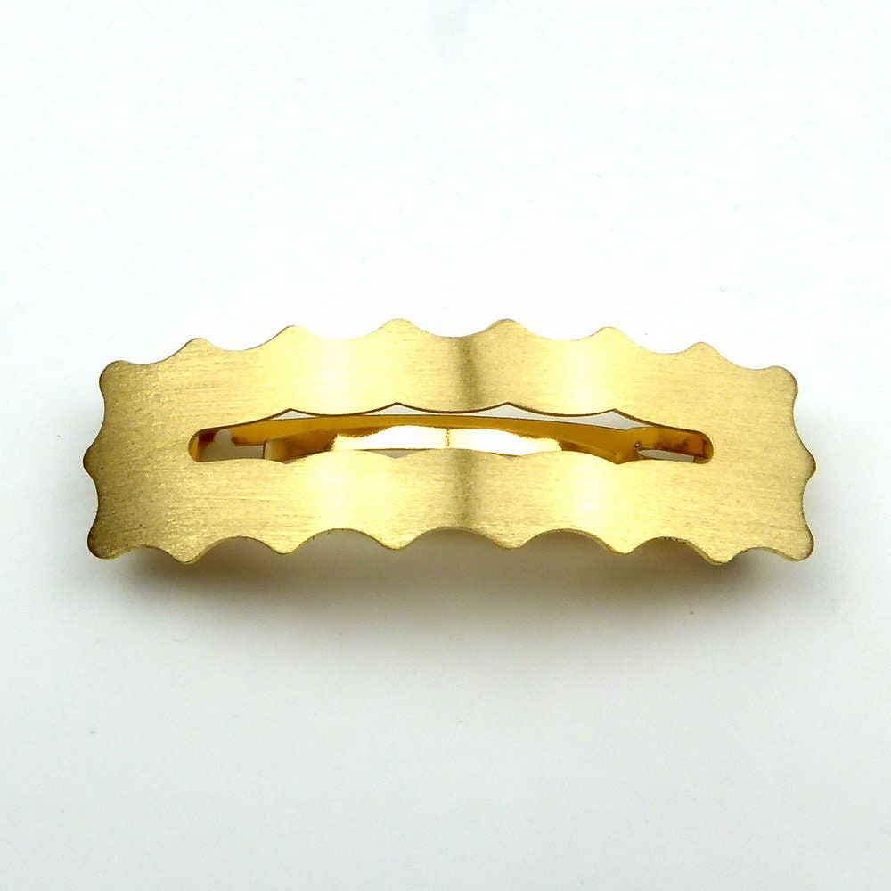 Barrette cheveux rectangulaire dentelée en métal brossé