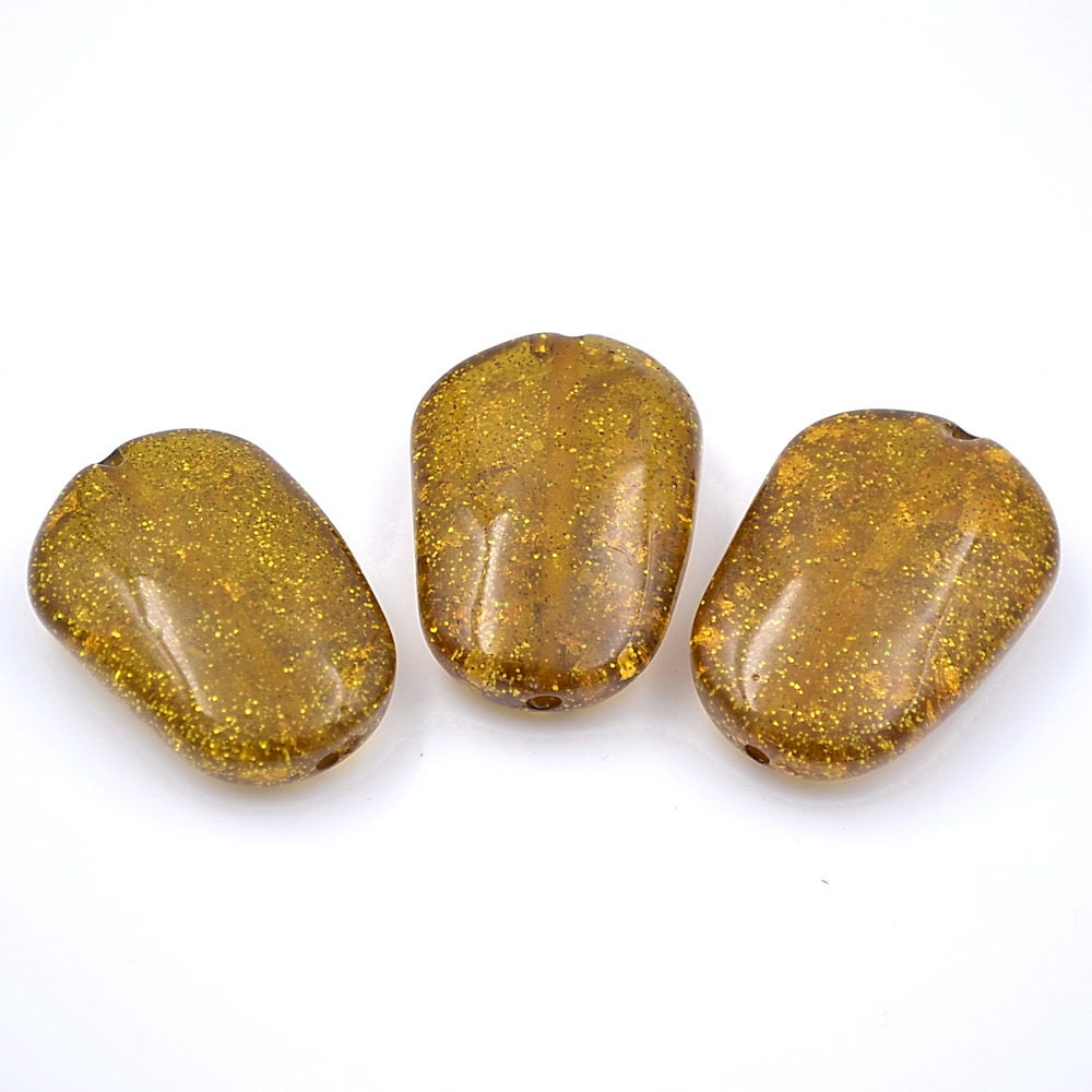 Lot de 6 perles polygonales en polyrésine  - ambre