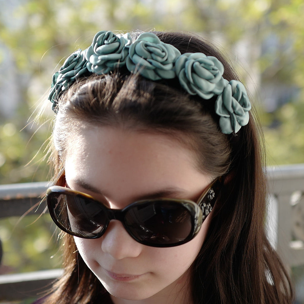 Serre tête velours avec fleur en satin - vert